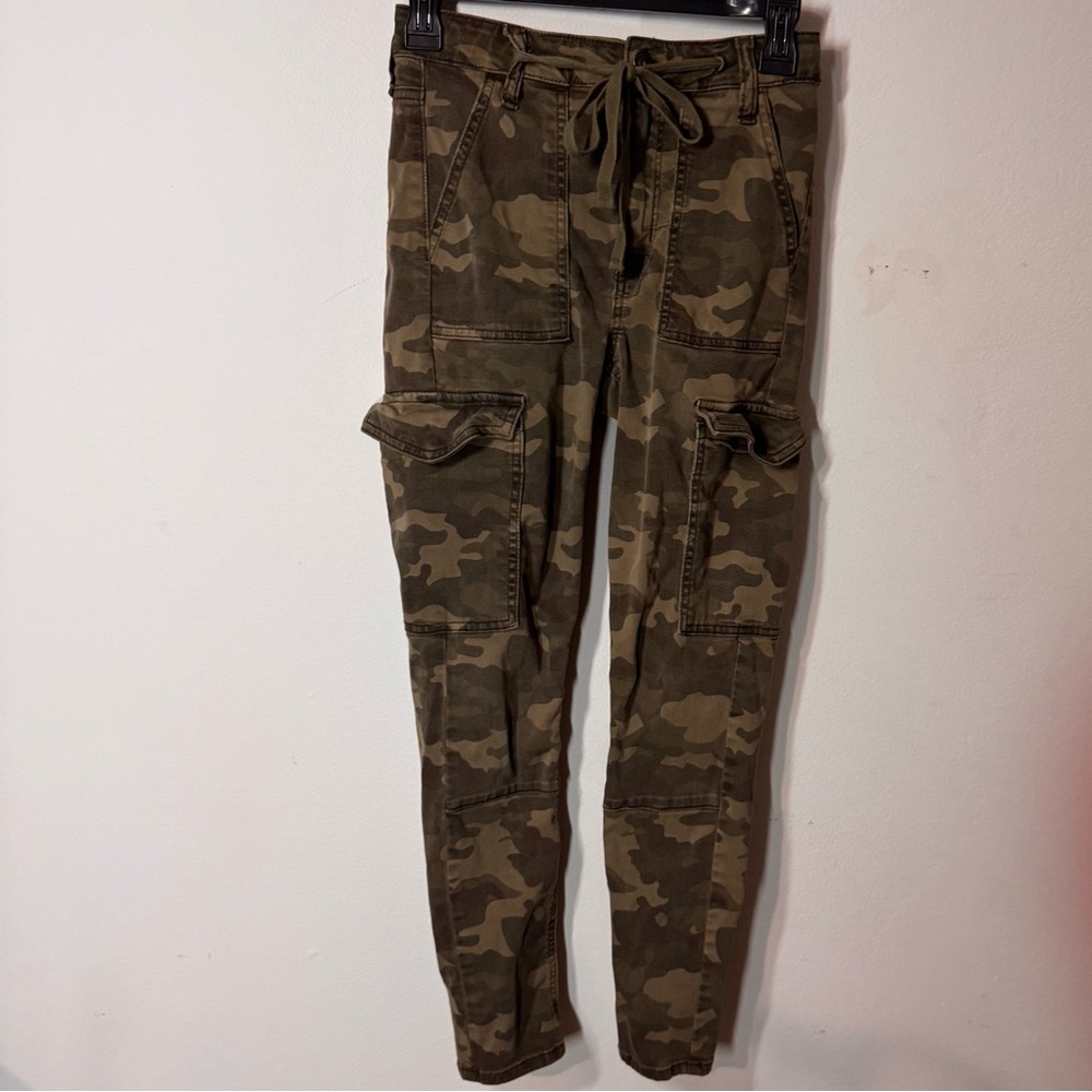Women’s American Eagle Cargo Pants